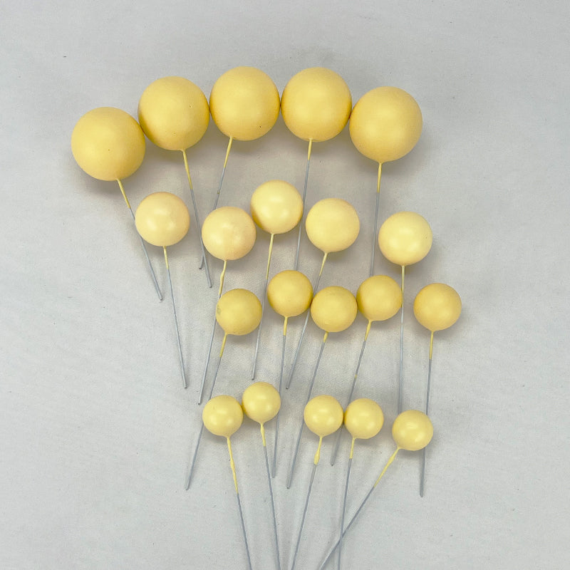 Faux Balls Cake Decoration