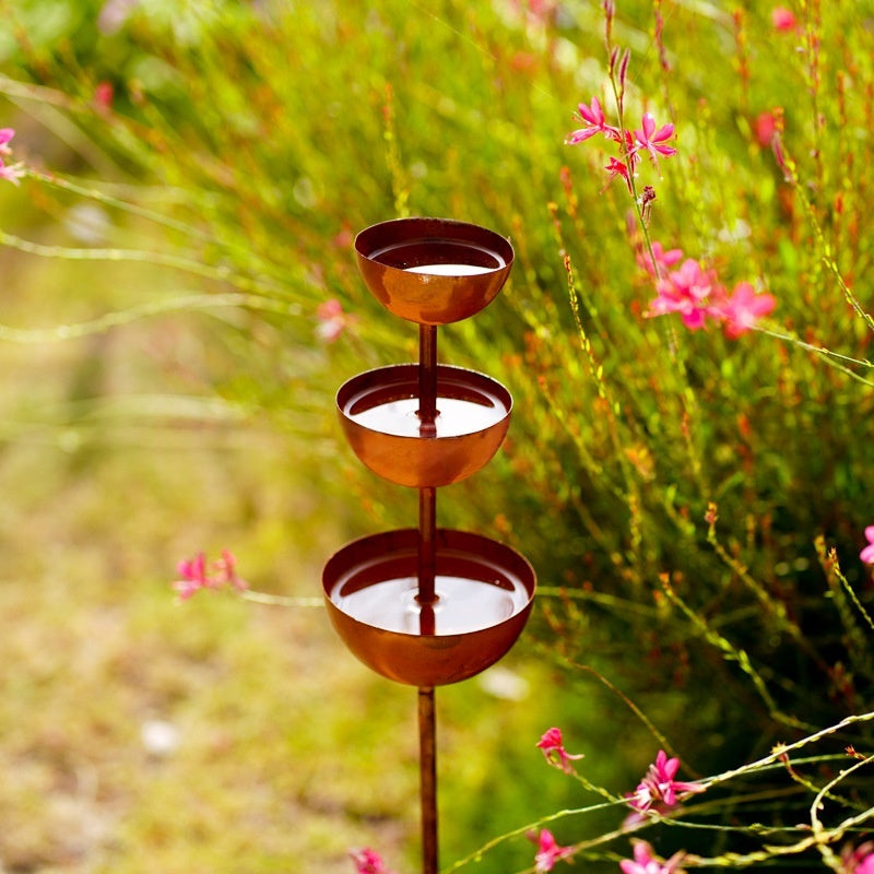 Garden Rust-Style Rainwater Collector Decor