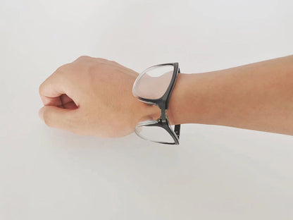 High Quality Slap On Wrist Folding Reading Glasses Wrist Watch Glasses Magnet hanging neck to Carry Presbyopia Glasses 1.5 2.5