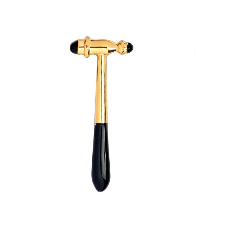 Europe and the United States cross-border new hot sale medical equipment brooch creative laryngoscope alloy micro chapter clothing bag accessories