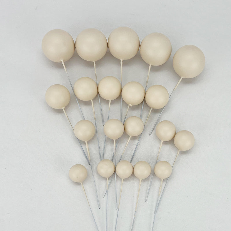 Faux Balls Cake Decoration