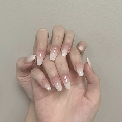 Gradient White Press-On Nails – Style 566