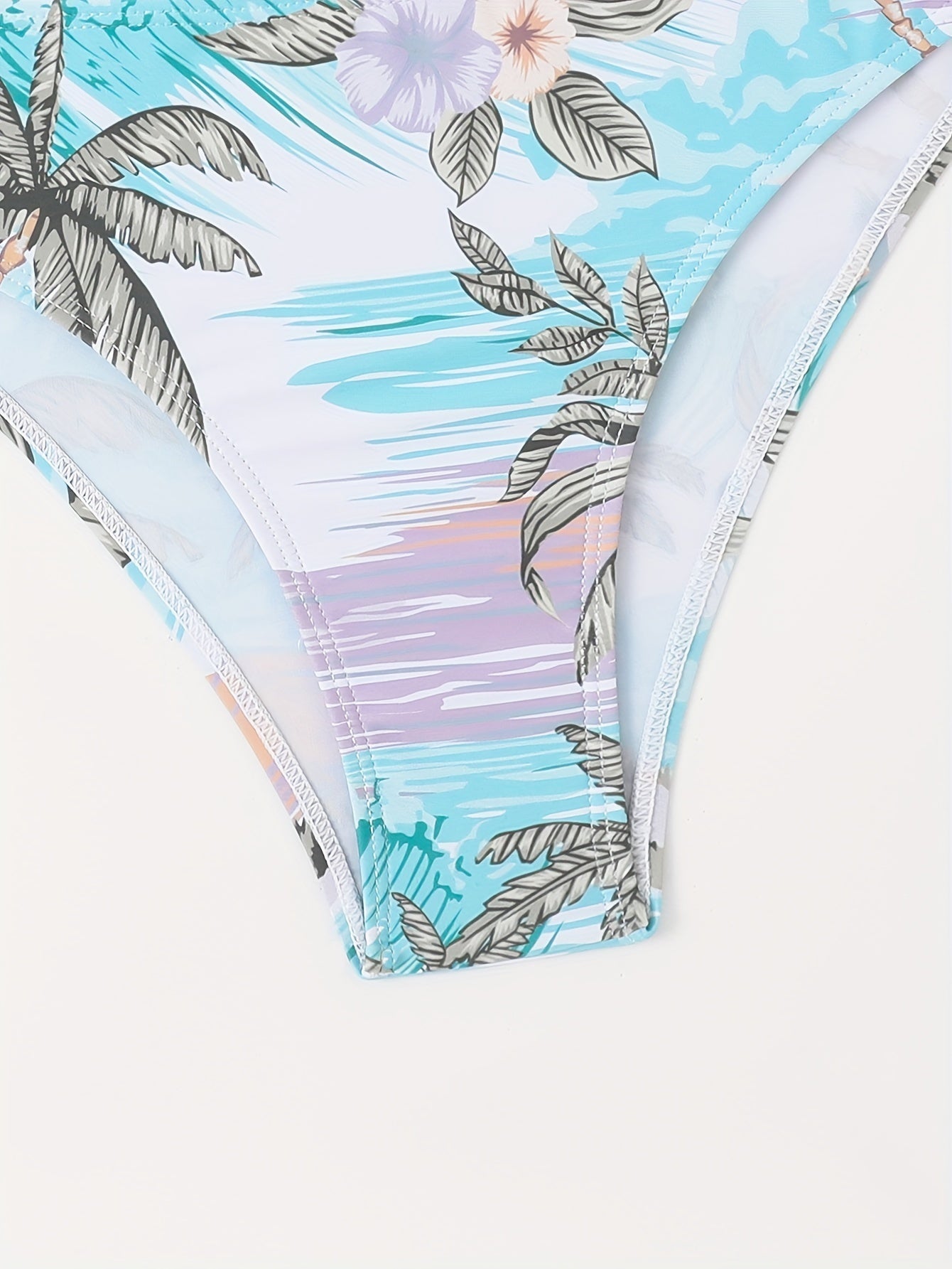 Women's Fashionable Two-piece Bikini Set With Square Scarf And Plunging Top - Beach Style