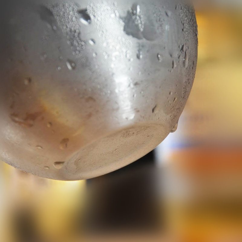 Stainless steel egg-shaped beer mug