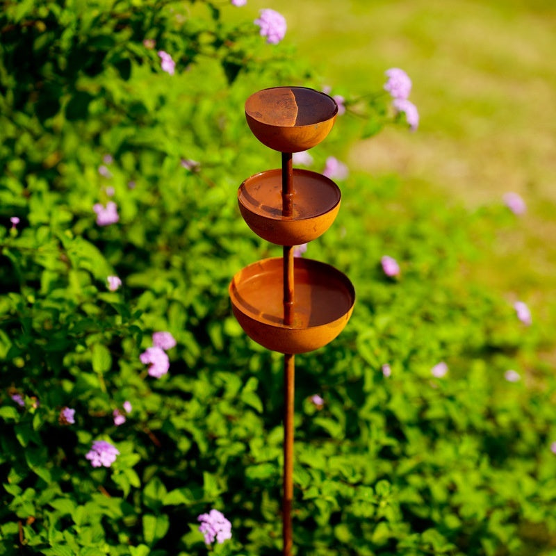 Garden Rust-Style Rainwater Collector Decor