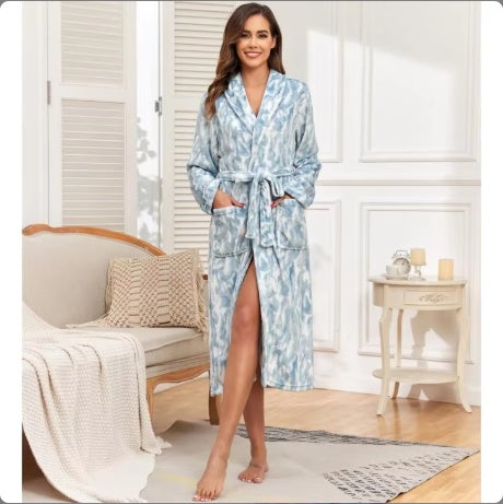 Local Stock Plush Oversize Winter Soft Warm Long Flannel Bathrobe With Hooded Women Thick Night Fleece Bath Robes Dressing
